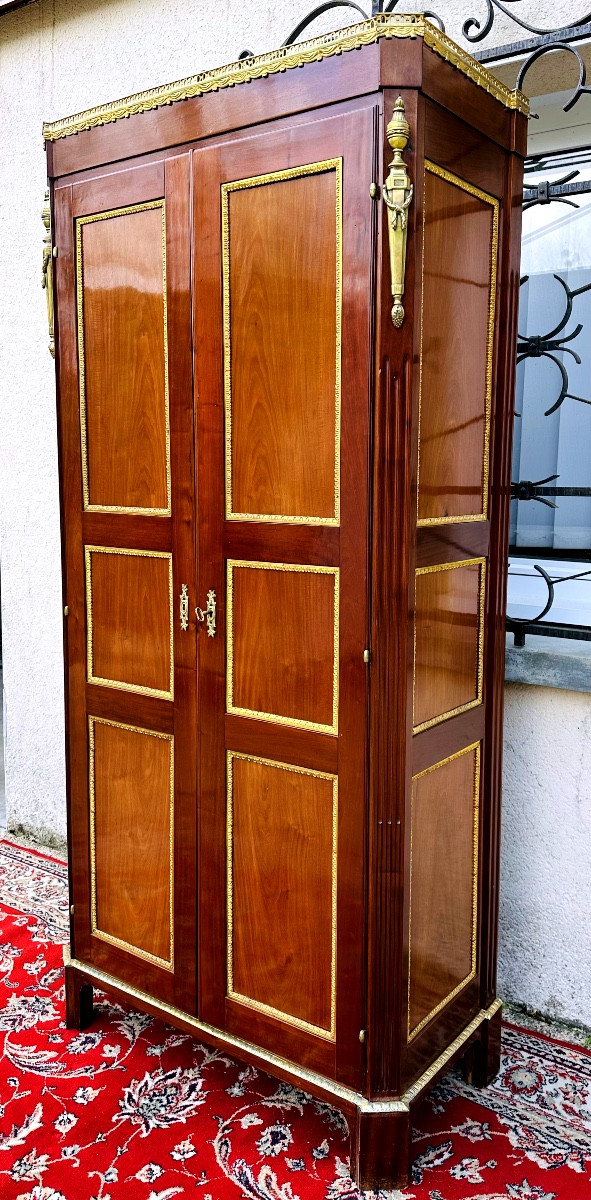  Pair Of Louis XVI Period Two-door Mahogany Wardrobes-photo-1