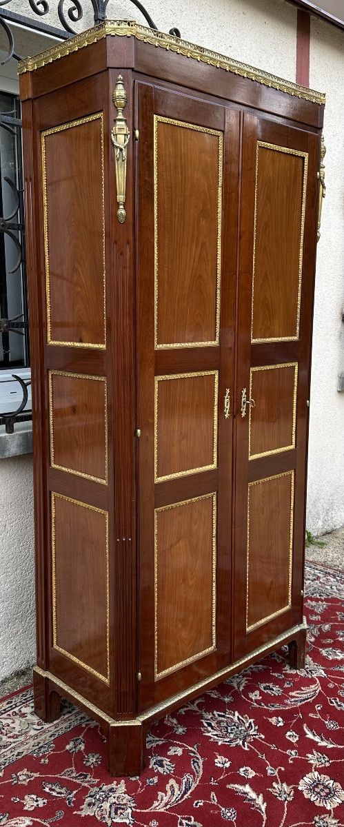  Pair Of Louis XVI Period Two-door Mahogany Wardrobes-photo-2