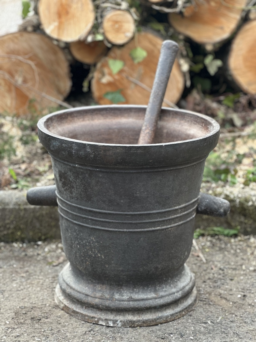 17th Century Brotherhood Cast Iron Mortar-photo-5