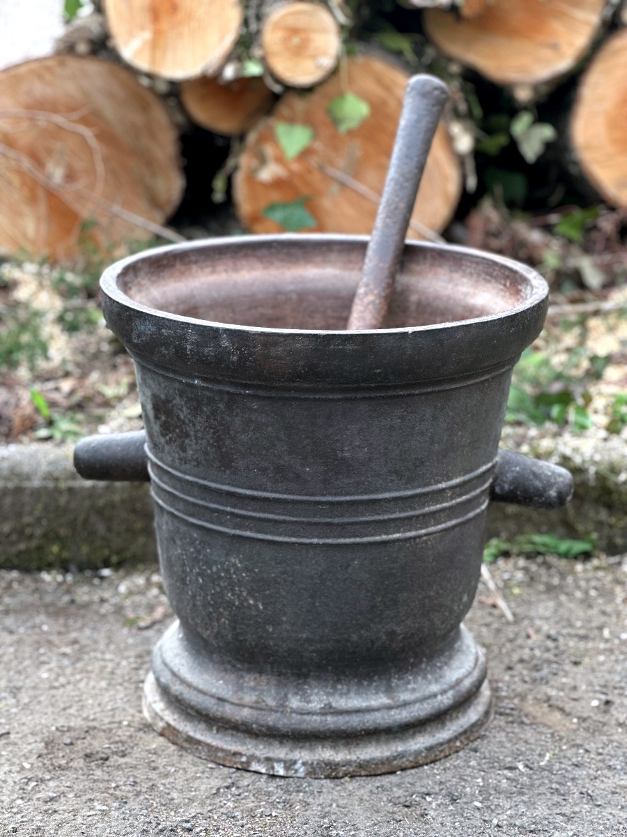 17th Century Brotherhood Cast Iron Mortar