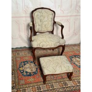 18th Century Queen's Armchair And Footrest