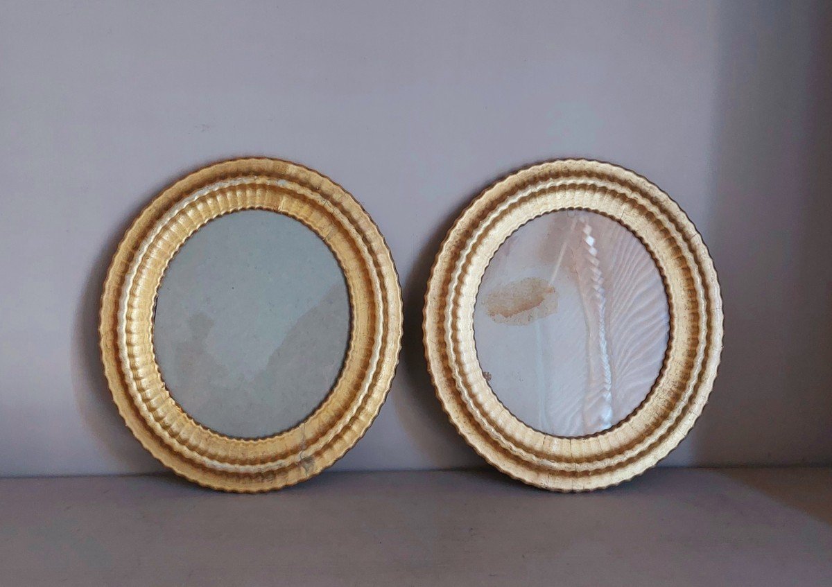 Pair Of Small Oval Frames From The 19th Century