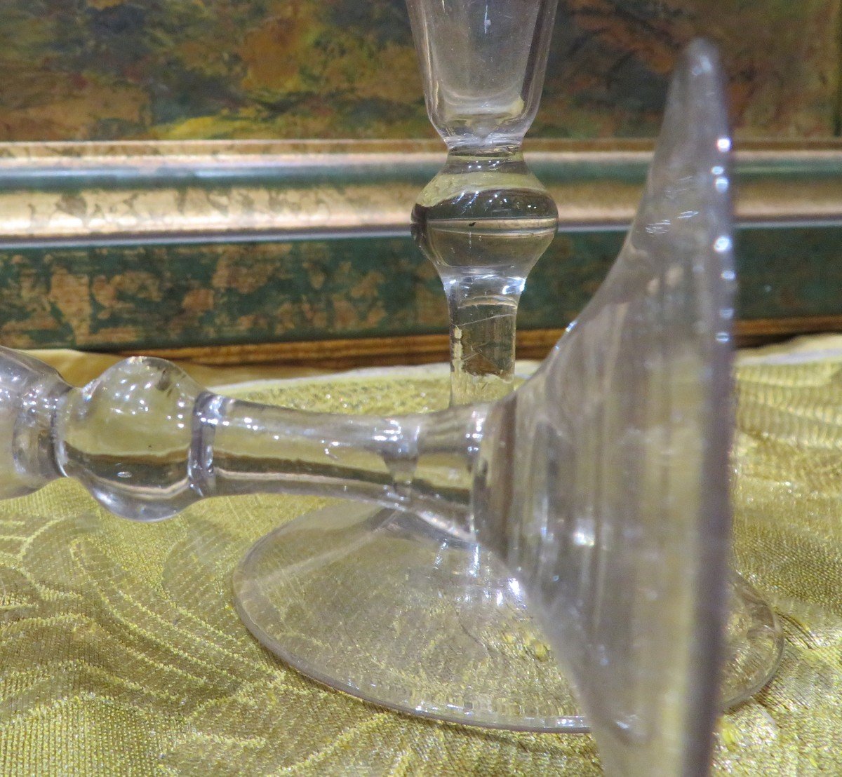 Pair Of 18th Century Blown Glass Flutes With Engraved Flower Crown Decor -photo-1