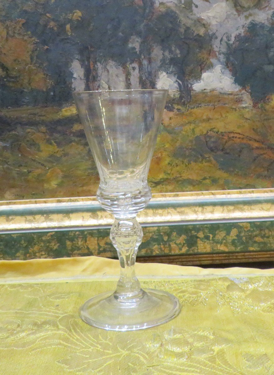 Verre Evasé  A Vin  A Pied  En Cristal XVIIIe A Décor De Facettes