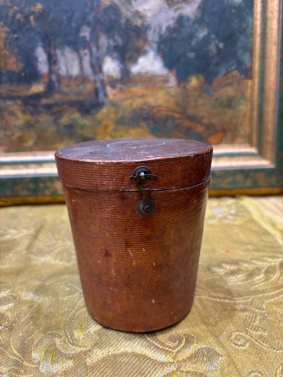 Rare 18th Century Timpani Case In Wood And Leather, Goldsmith's Crest On The Lid 