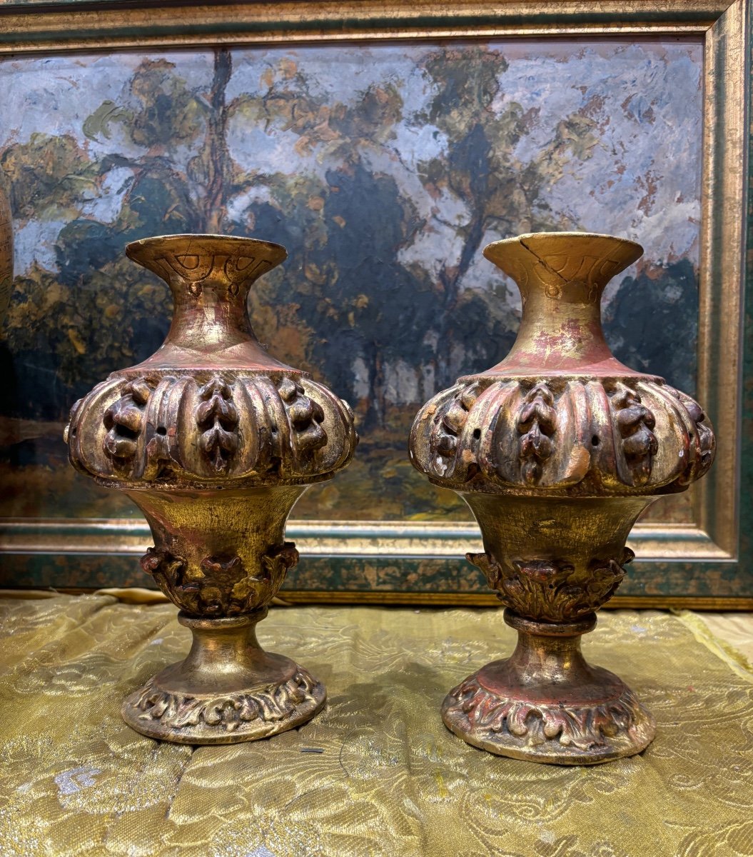 Paire D Urnes Cassolettes  Ou Vases En Bois Doré Epoque XVIIIe  Religieux 