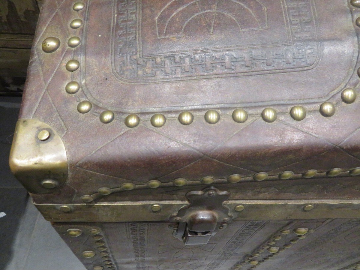 Large Old Trunk Navy Bombee Leather Studded Brass Epoque Nineteenth-photo-4