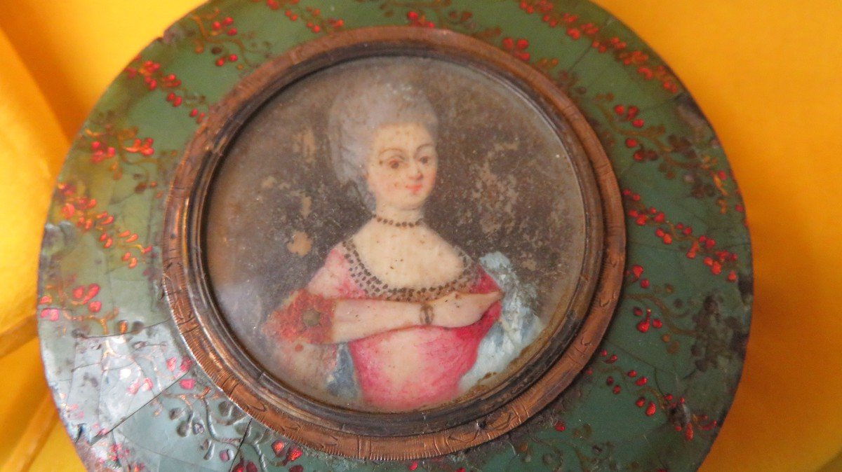 Round Fly Box Eighteenth Century Lxvi Miniature In Medallion Portrait D Elegant Box-photo-1