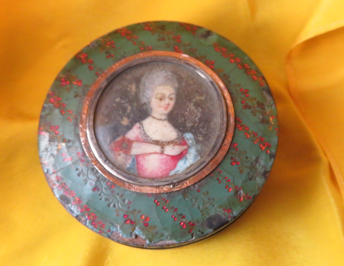 Round Fly Box Eighteenth Century Lxvi Miniature In Medallion Portrait D Elegant Box