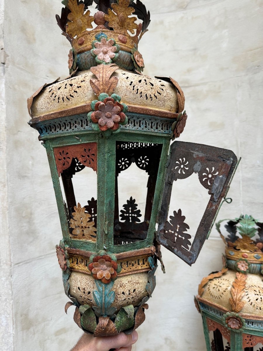 Pair Of 18th Century Venetian Sheet Metal Lanterns -photo-4