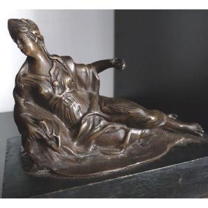 Bronze Femme Etendue