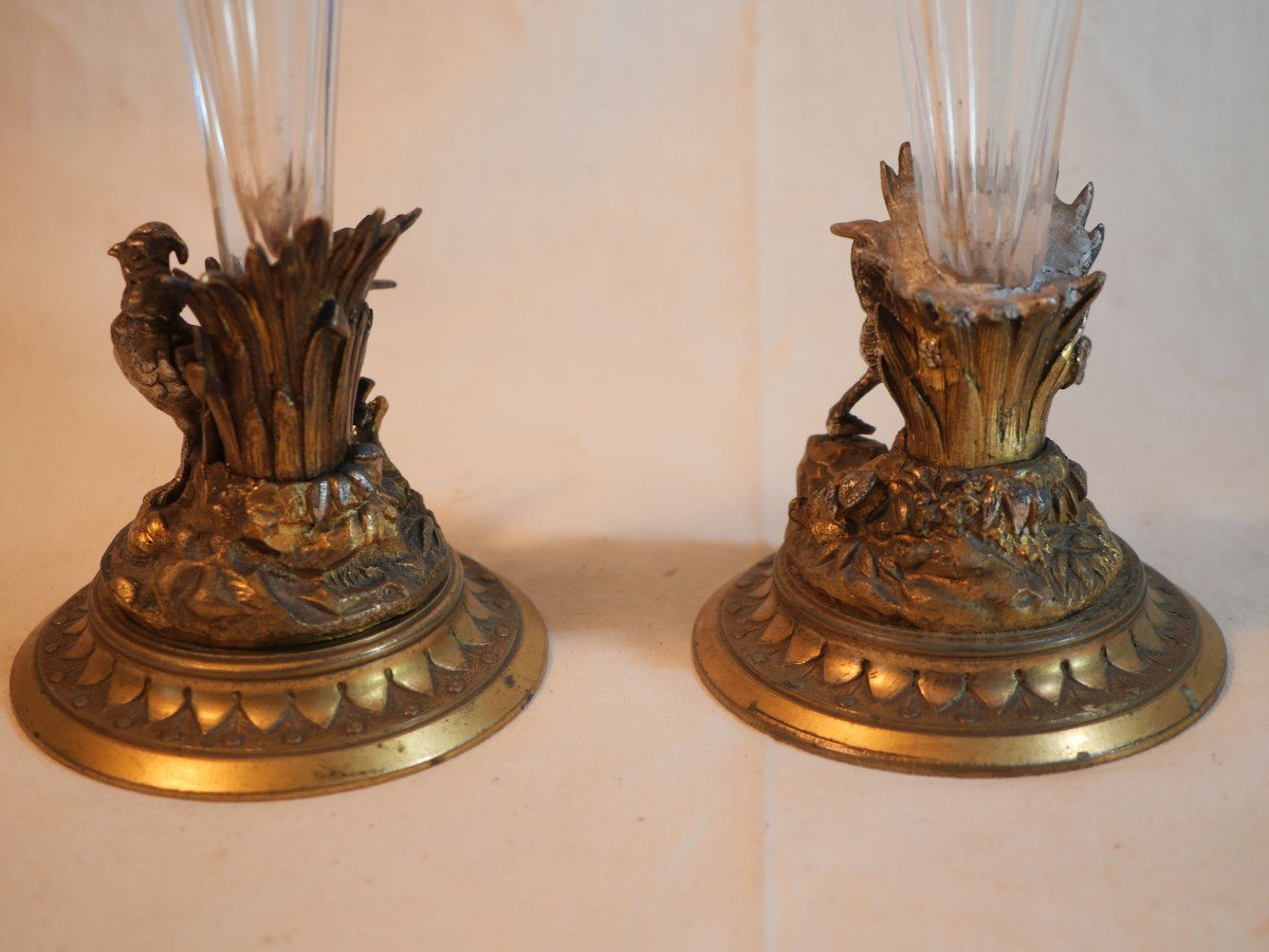 Paire De Cornets Hauts En Cristal Avec Piétement En Bronze Représentant Coq Et Poule De Bruyère-photo-1