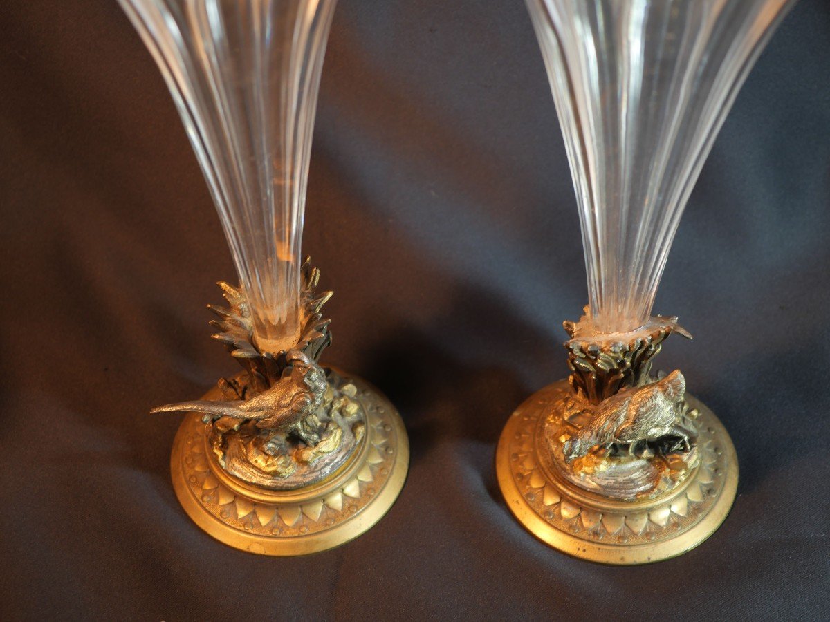 Paire De Cornets Hauts En Cristal Avec Piétement En Bronze Représentant Coq Et Poule De Bruyère-photo-4