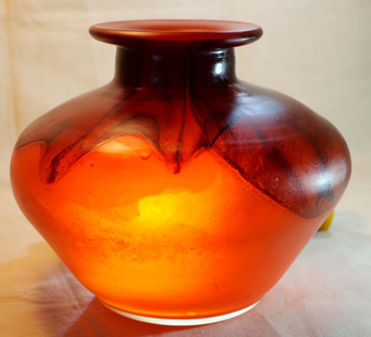 Charles Schneider (1881-1953) - Vase En Pâte De Verre Teinté Signé Schneider - Ref Sdc24sch001