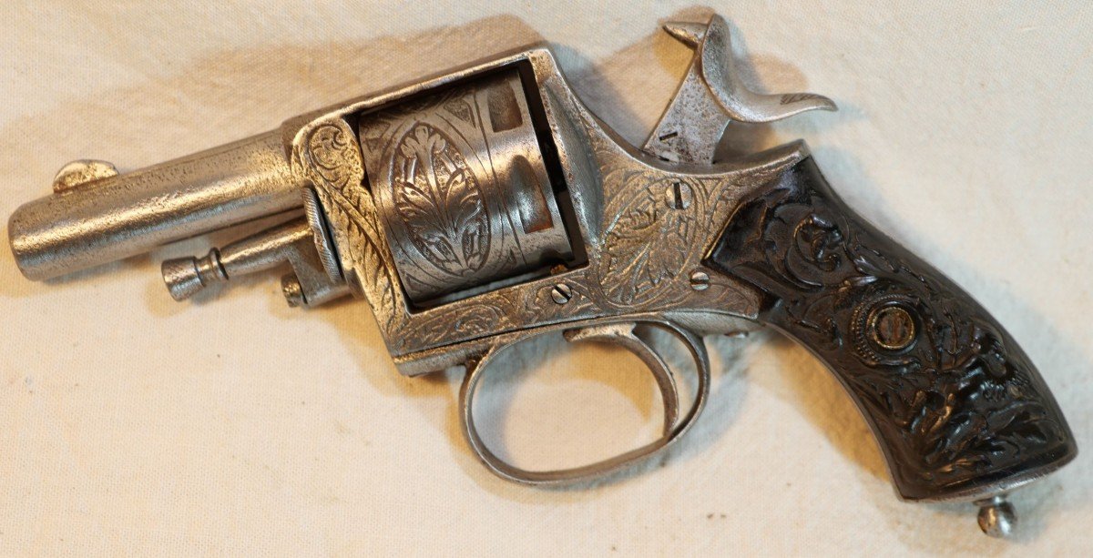 British Constabulary Revolver With Corozo Plates Angel Slaying A Dragon Ref Her24rev007-photo-4