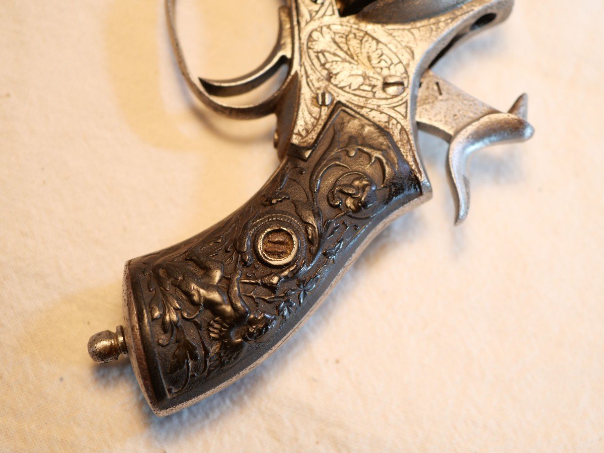 British Constabulary Revolver With Corozo Plates Angel Slaying A Dragon Ref Her24rev007-photo-3