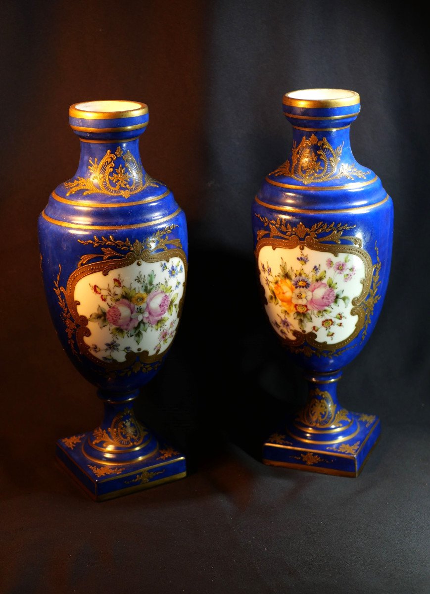 Pair Of Porcelain Baluster Vases With Polychrome Decoration Famille De Roses Boissette 1778 Sch24vas001