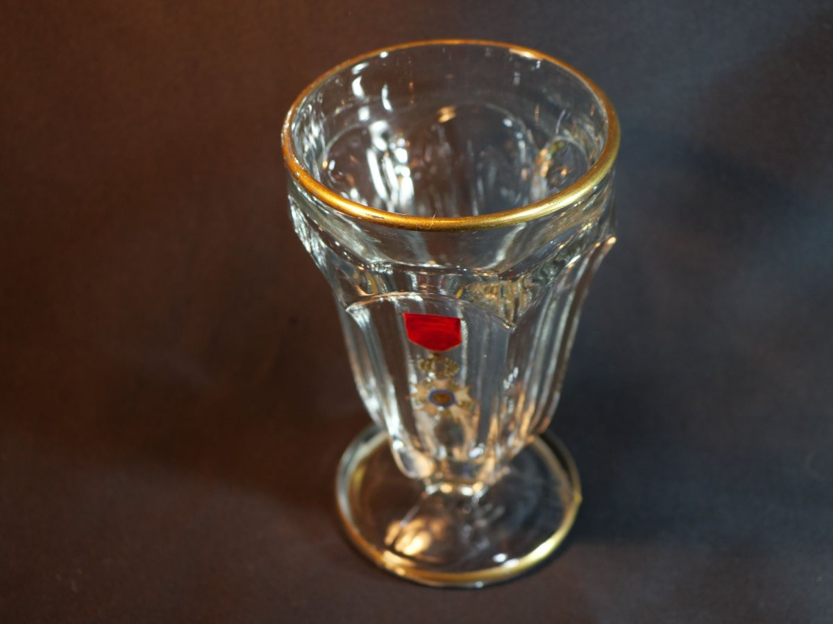 Grand Verre à Pied Moulé à Décor De l'Ordre De La Légion d'Honneur XIX - Ref  Sbx25leg001-photo-3