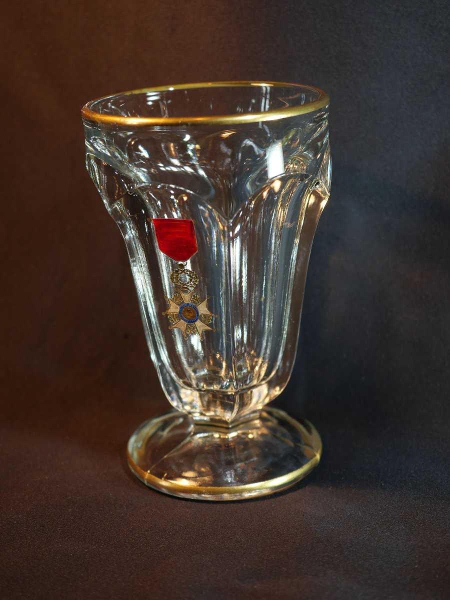 Grand Verre à Pied Moulé à Décor De l'Ordre De La Légion d'Honneur XIX - Ref  Sbx25leg001-photo-4