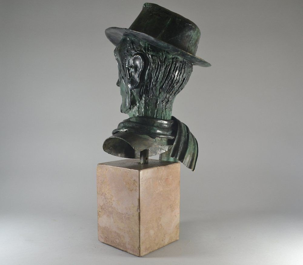 Bronze Bust Of A Man With Hat And Scarf.-photo-4