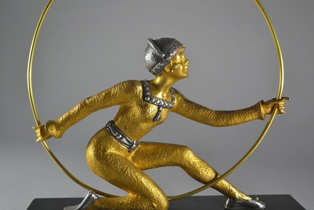 La Danseuse Au Cerceau. Sculpture Art Deco En Bronze Doré. Desirée Grisard-photo-1