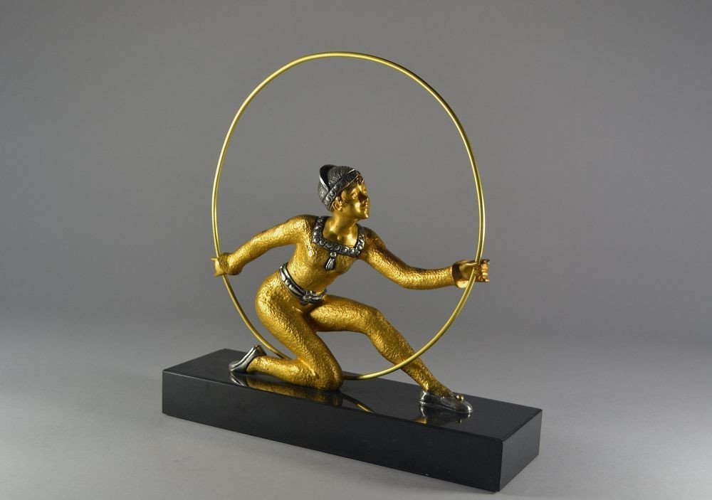 La Danseuse Au Cerceau. Sculpture Art Deco En Bronze Doré. Desirée Grisard