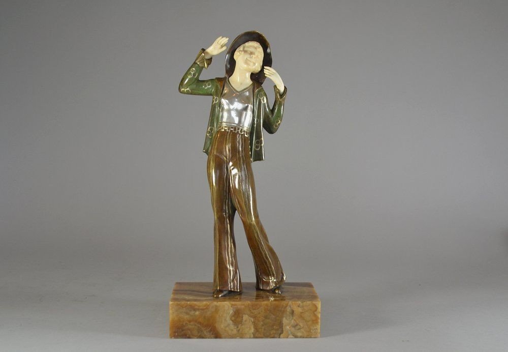 Ignacio Gallo, "parisienne" Bronze Chryselephantine Figure. 1925.