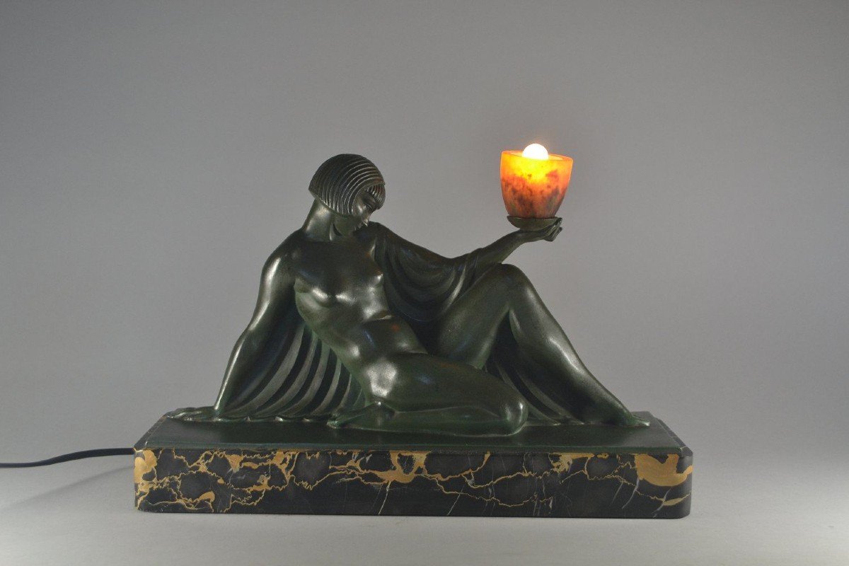 Rare Guerbe "reverie" 1930 Sculpture. Daum Glass Shade-photo-3