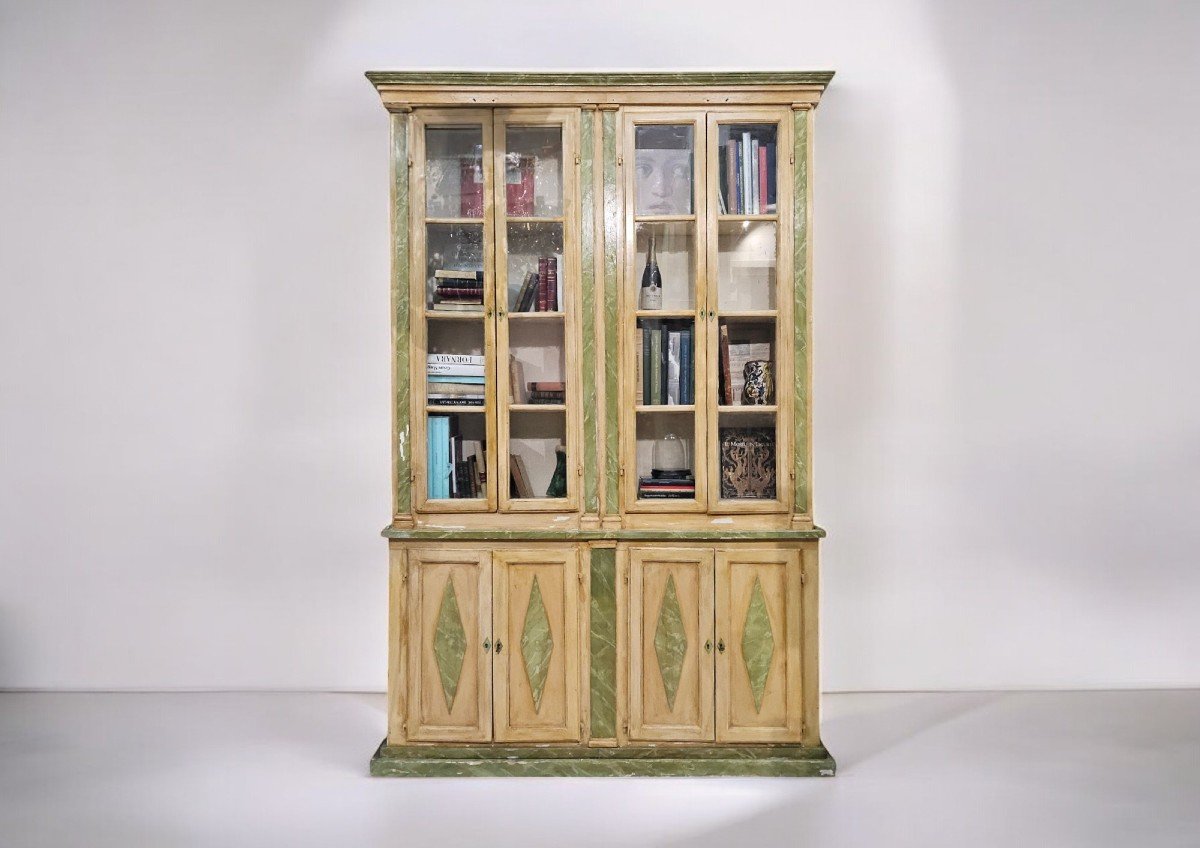 Lacquered Bookcase - 18th Century