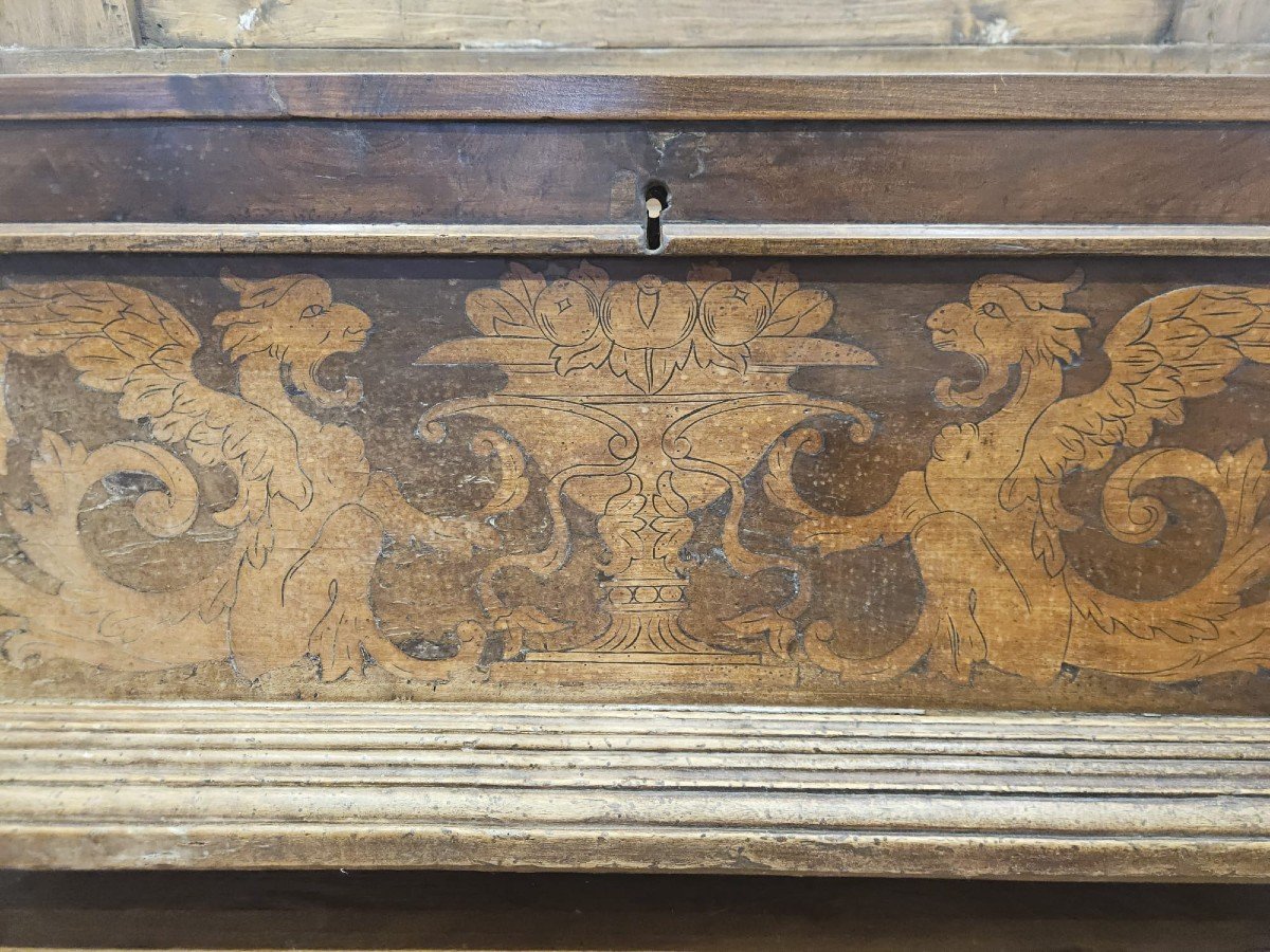 Inlaid Urn Chest - 18th Century-photo-1