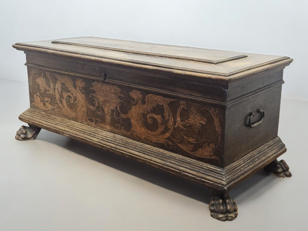 Inlaid Urn Chest - 18th Century