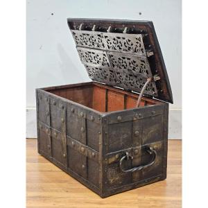 Ancient Studded Iron Chest - Late 17th Century.