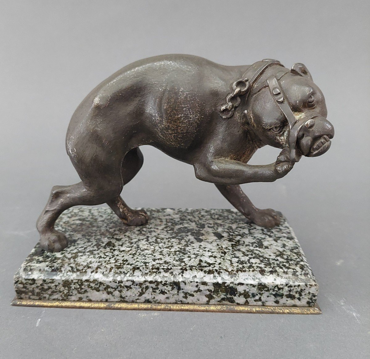 Sculpteur De Chiens. Bronze Au 19ème Siècle.