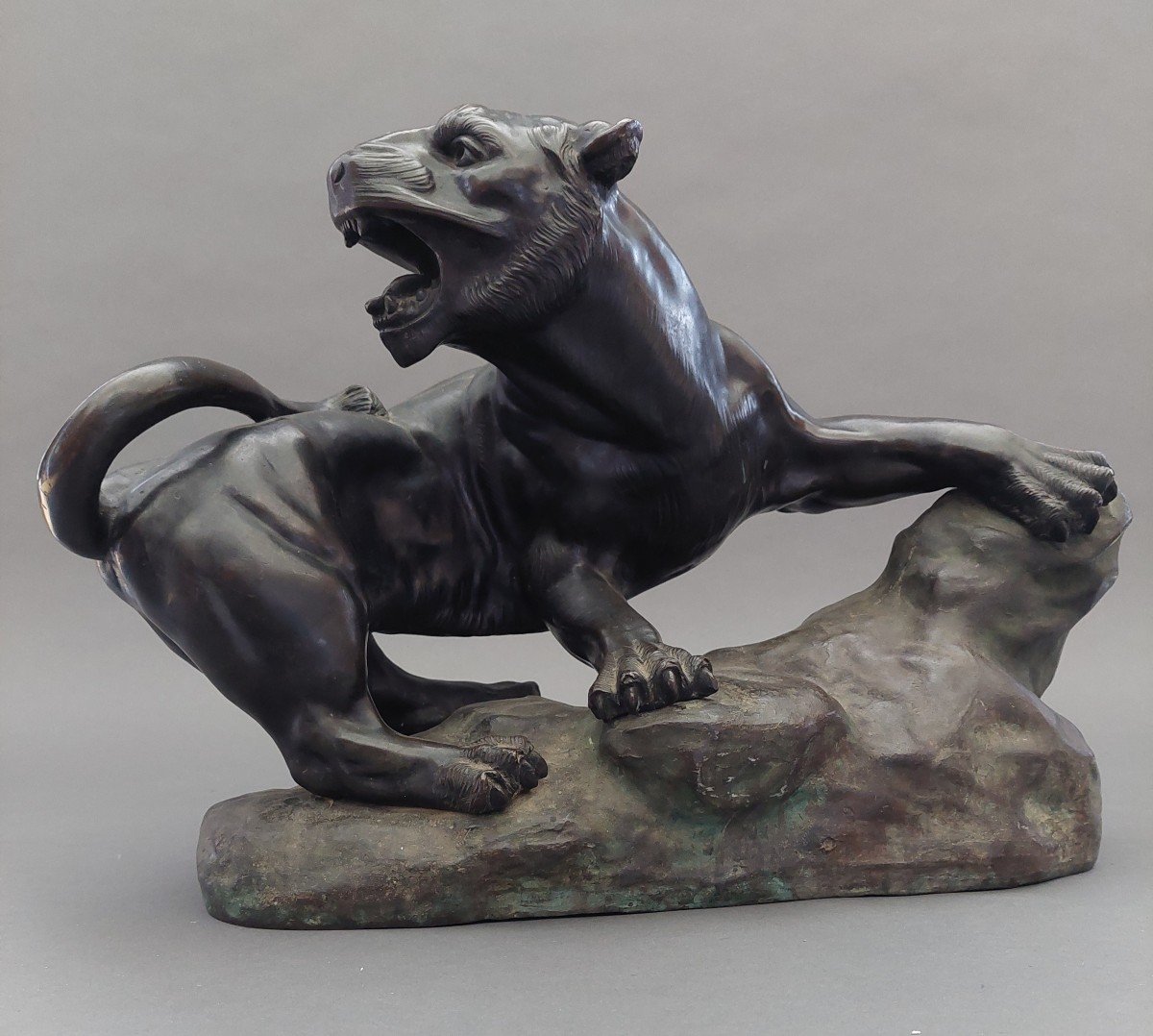 Bronze Tiger Sculpture. 19th Century Japan.