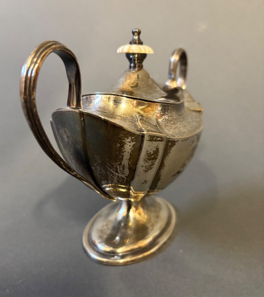 A Silver Bowl. 20th Century. England.-photo-4