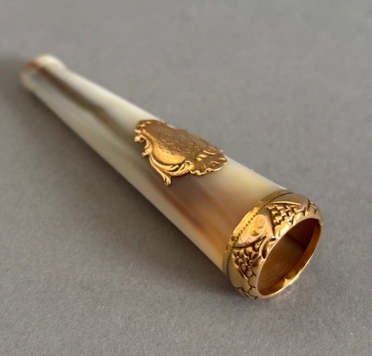 Cigarette Holder. Mother Of Pearl. Gold.-photo-2