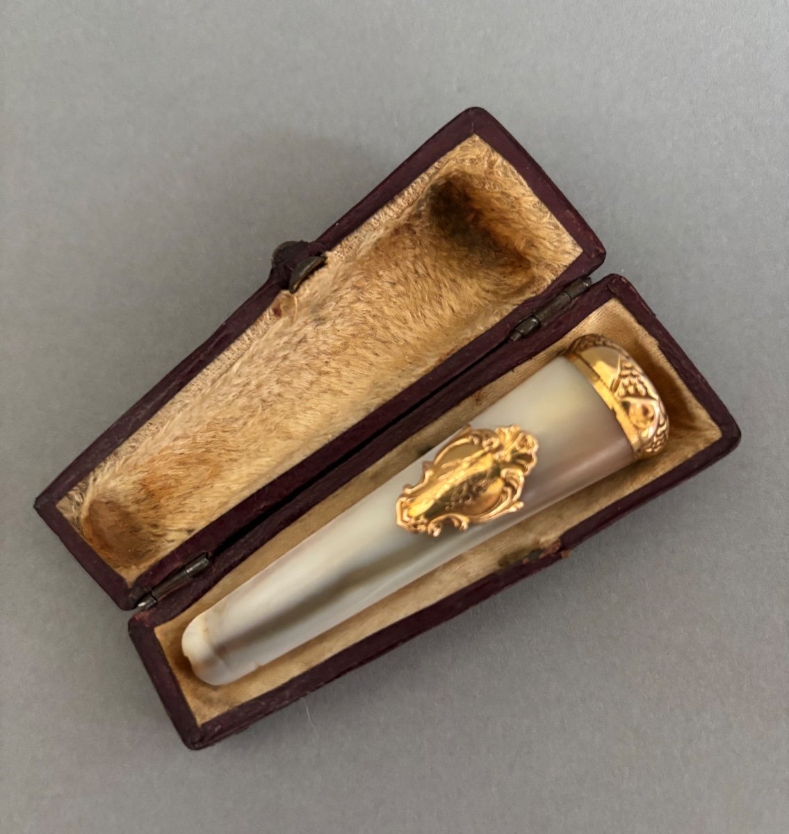 Cigarette Holder. Mother Of Pearl. Gold.