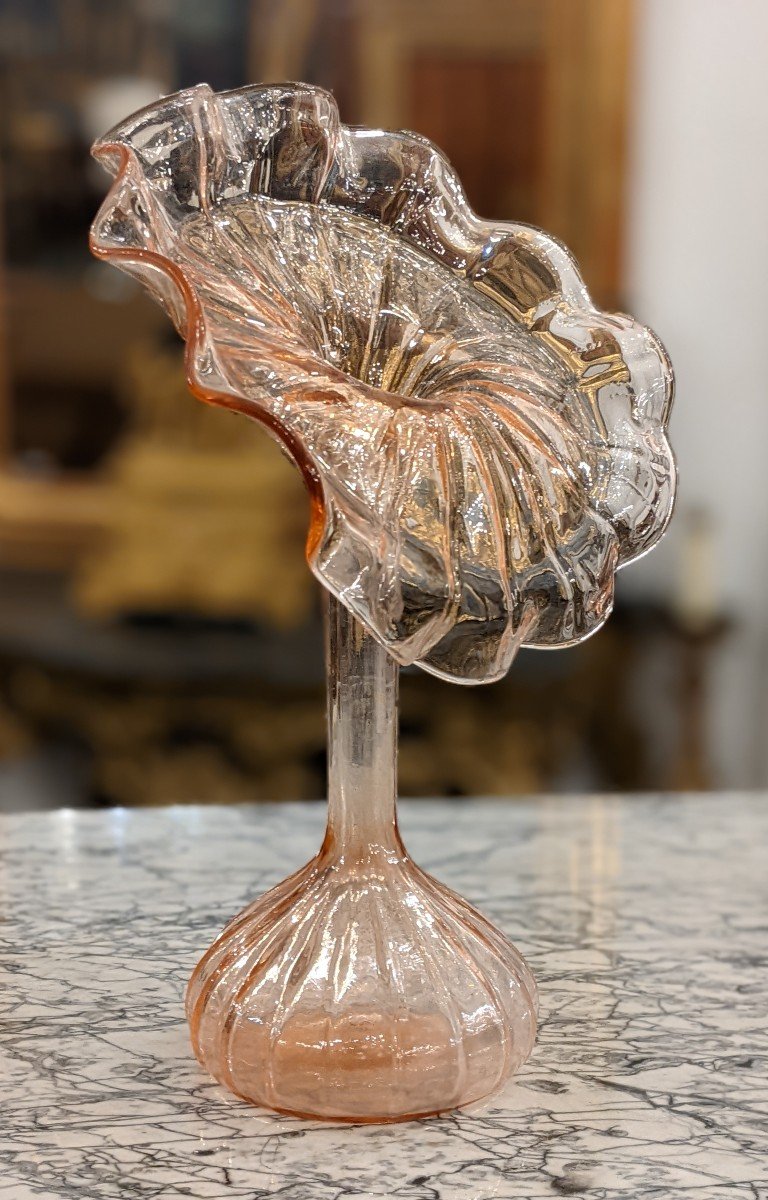 Vase en forme floreale 