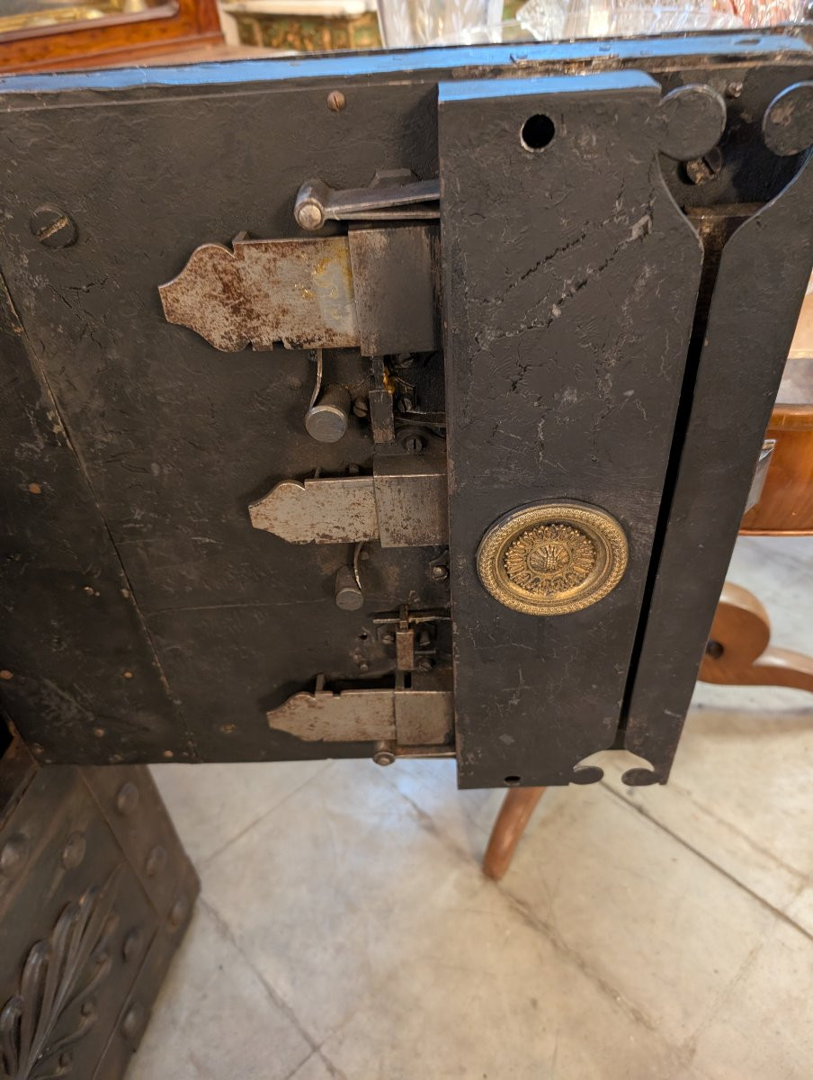 Antique Safe-photo-6