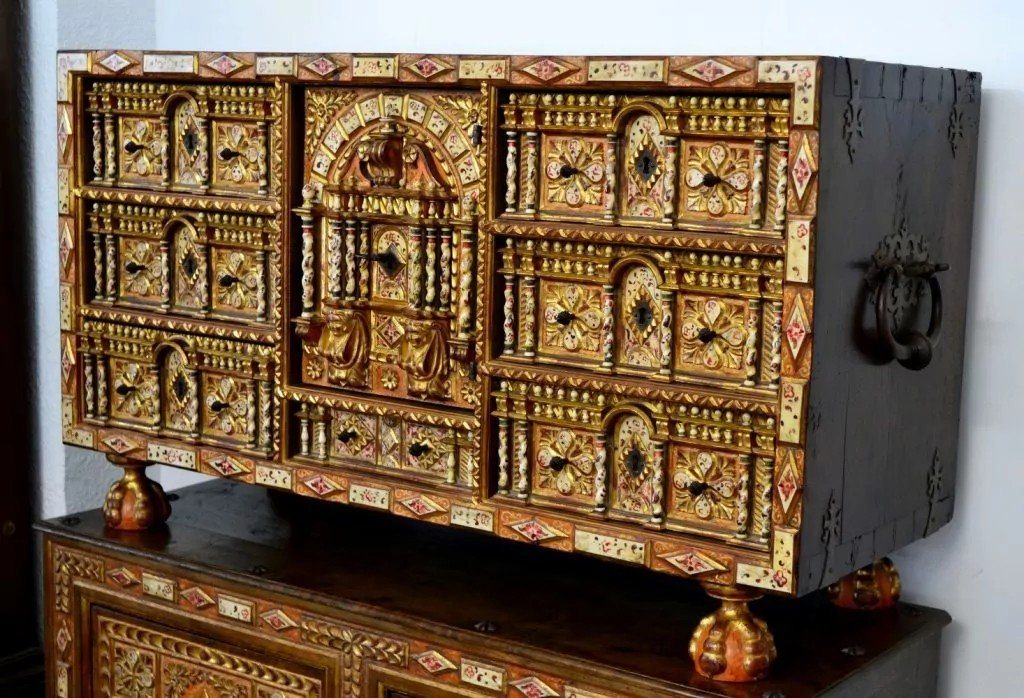 Bargueño Salmantino - 20th Century - Walnut, Polychrome Bone, And 24 Carat Gold Leaf-photo-8