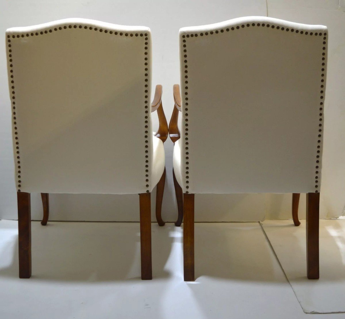 Pair Of Queen Anne Armchairs – Varnished Beech Wood – Dimensions: Height 84 Cm, Width 57 -photo-1