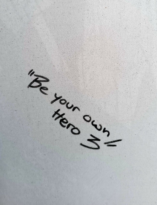 "Be your own hero 3" - Tableau street art - Cren-photo-7