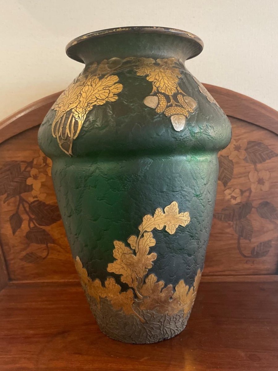 Vase Signé Montjoye En Verre Givré Vert,déco De Glands Argenté, Et Feuilles Dorées 