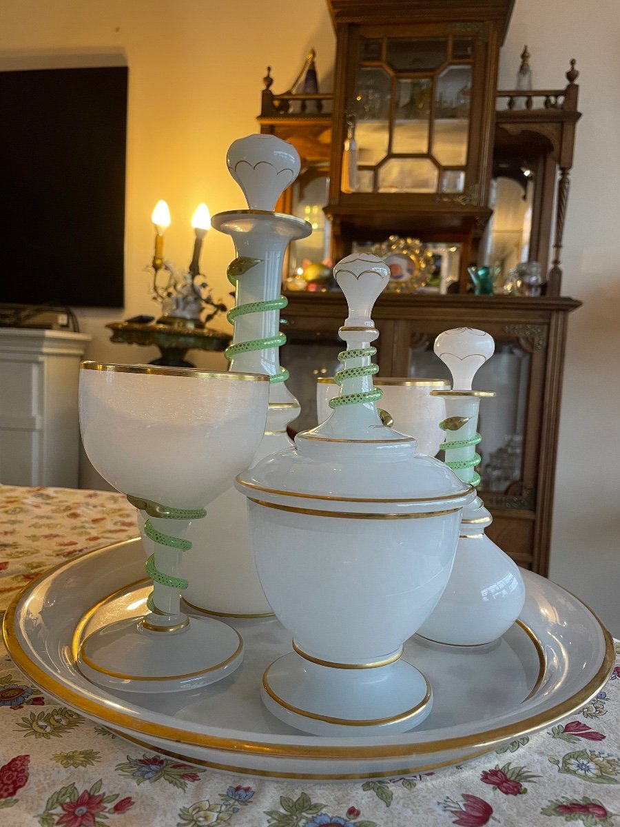 White Opaline Service Enhanced With Gold Composed Of Six Pieces 