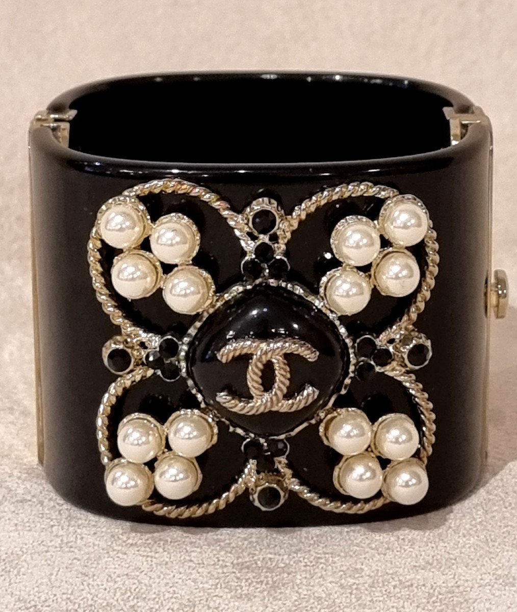 Chanel Cuff Bangle Bracelet in black gold – LLBazar