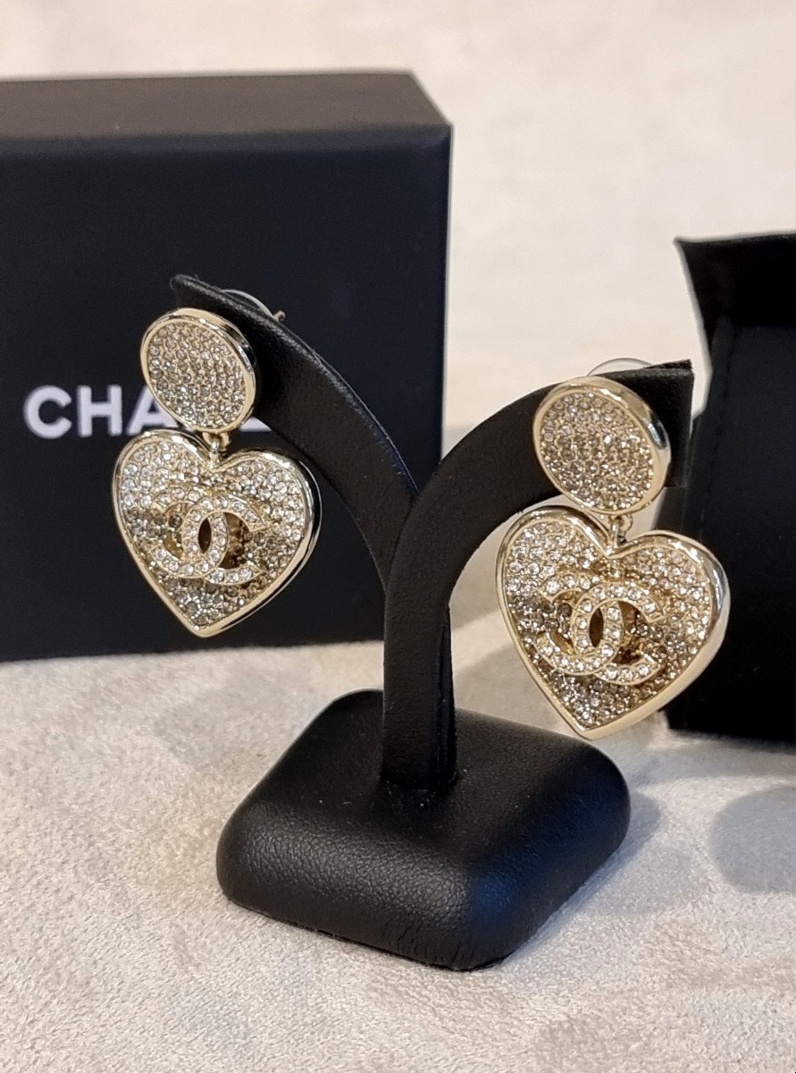 Chanel Paire De Boucles d'Oreilles Coeurs Cristal-photo-4