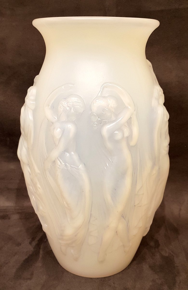 Sabino Paris Gaîté Opalescent Art Deco Vase 1933 