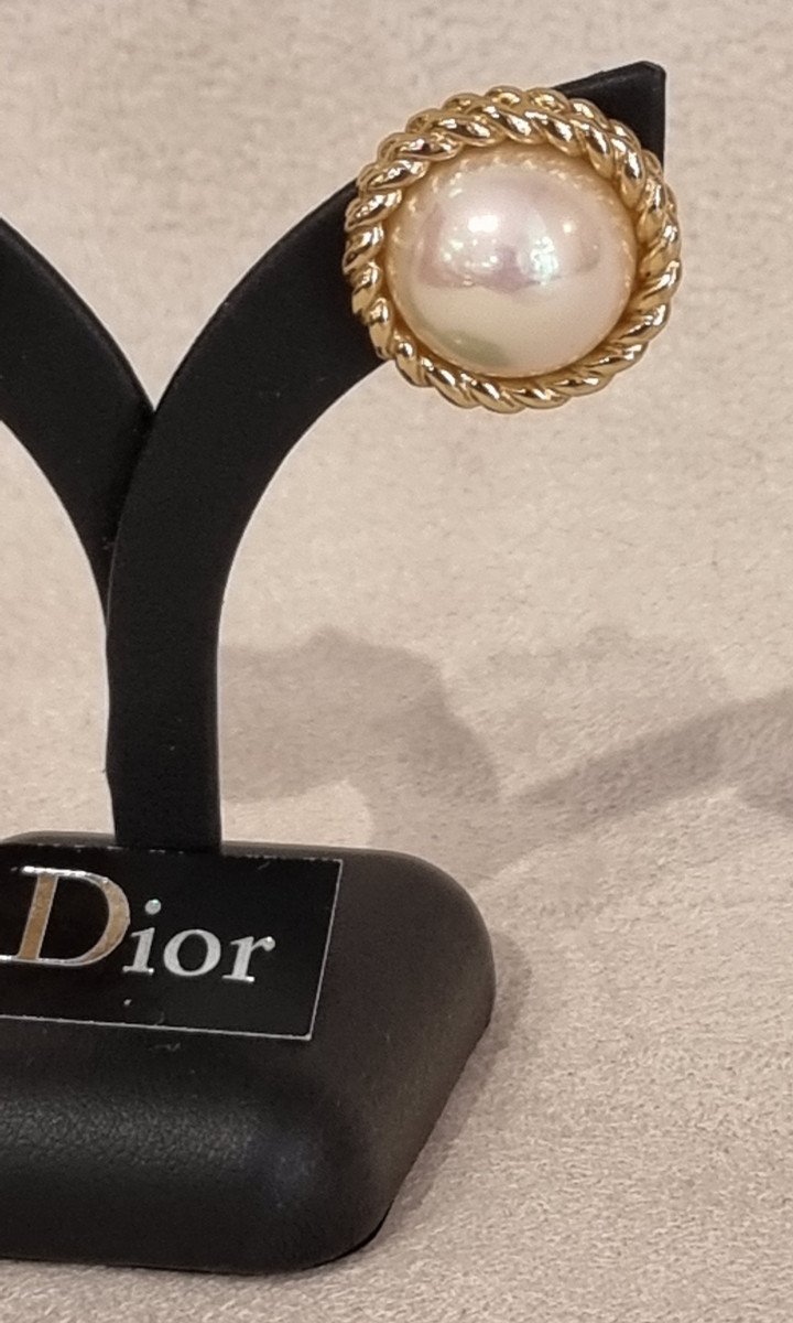 Christian Dior Pair Of Gold Clips & Pearly Glass Beads-photo-2