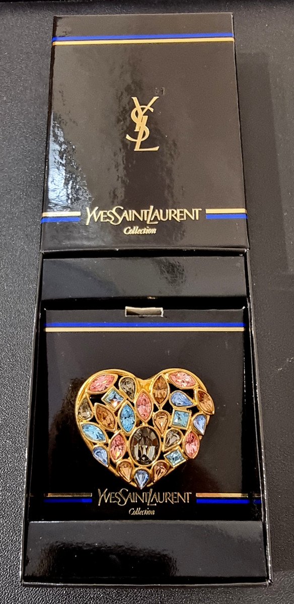 YSL Yves Saint Laurent Broche Pendentif Coeur Modèle Aphrodite Dorée & Cristal Couleurs -photo-1