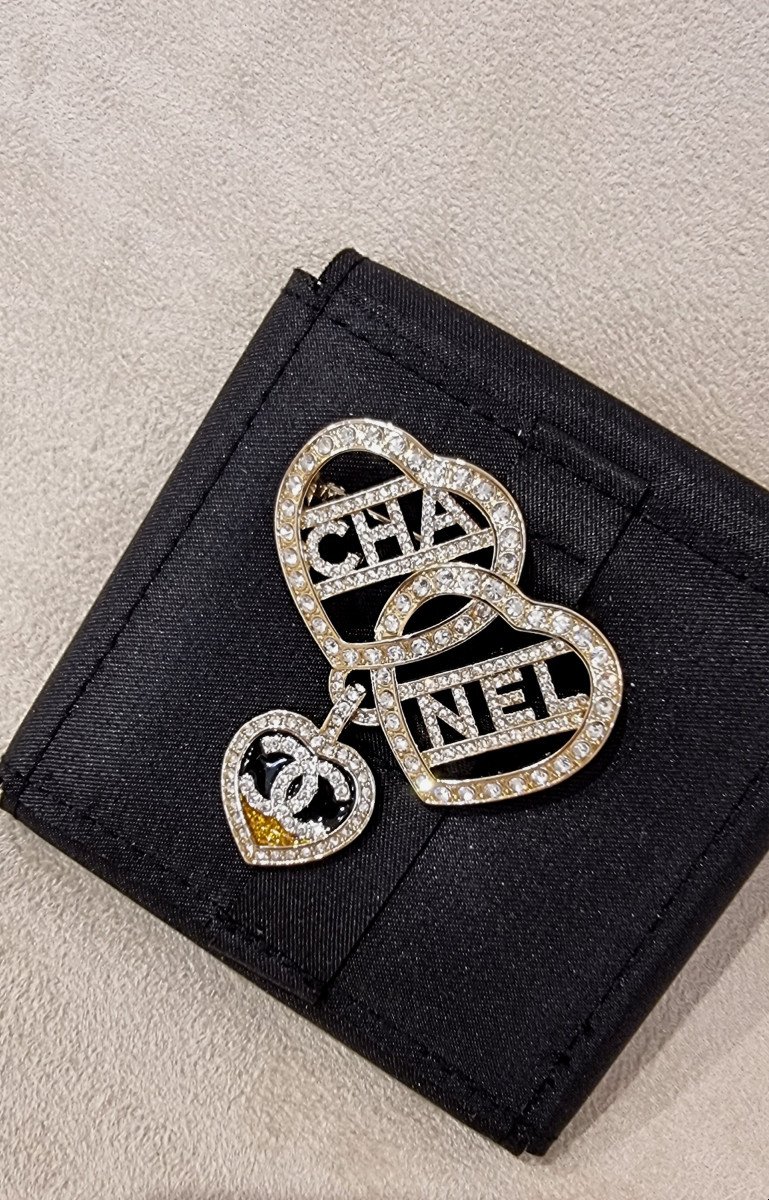 Chanel 3 Crystal Hearts Brooch-photo-3